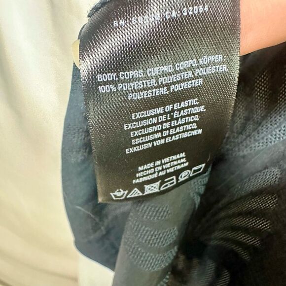 Anthropologie Black Leaf Print Finn Open Shoulder Ruffle Smocked Blouse S NWT - Picture 11 of 12